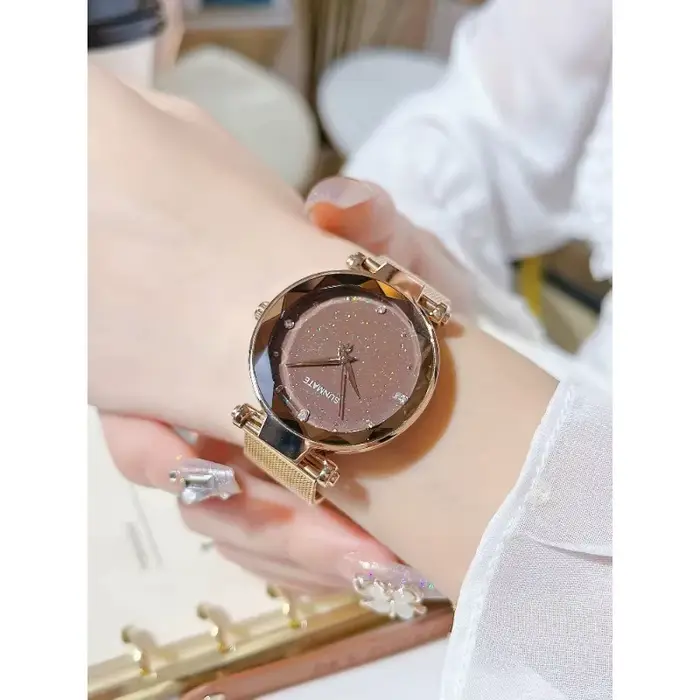 Montre habillée de luxe pour femme avec design All-Star