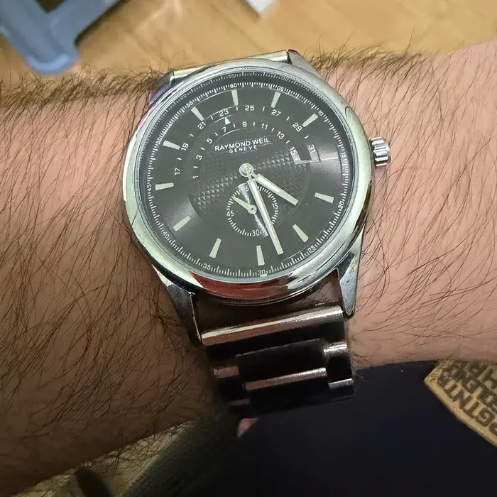 Montre classique masculine Raymond Weil élégante multifonctionnelle pour hommes à offrir pour diverses occasions