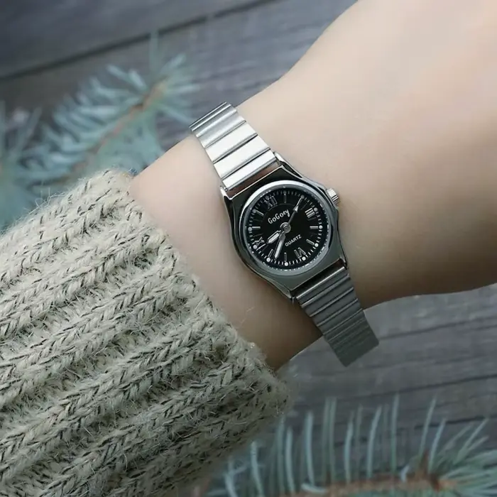 Montre en or vert émeraude