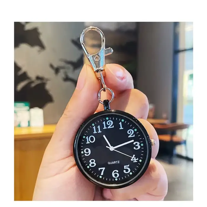 Nouvelle montre de poche à quartz mignonne et compacte avec porte-clés