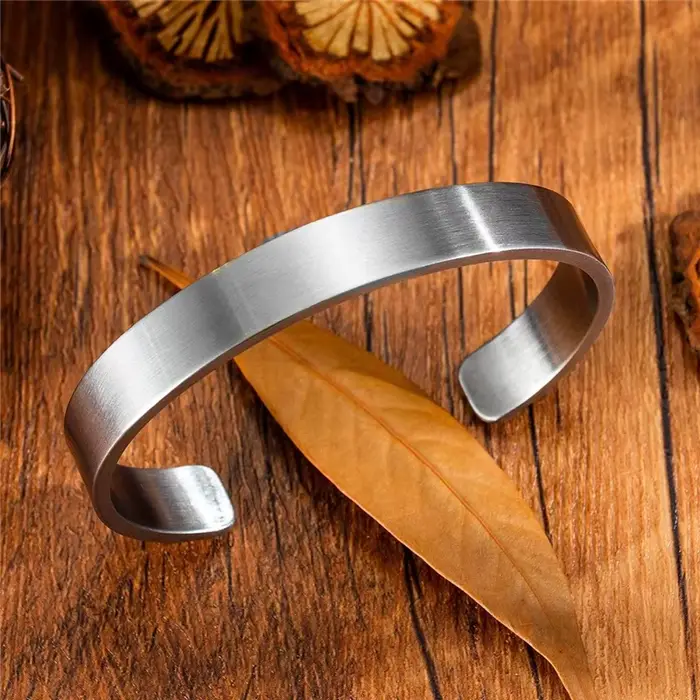 Bracelet Manchette en Acier Inoxydable Brillant pour Hommes Style Mode Accessoire Bijouterie Occasions Spéciales