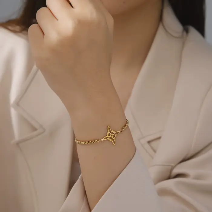 Skyrim sorcellerie noeud de sorcière Bracelet à breloques femmes boîte en acier inoxydable chaîne Bracelets à portée de main Wicca amulette bijoux cadeau 2025