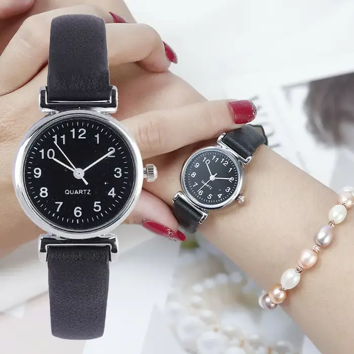 2021 Montres classiques pour femmes Noir Rouge Casual Quartz Bracelet en cuir Montre rétro Ronde Ana