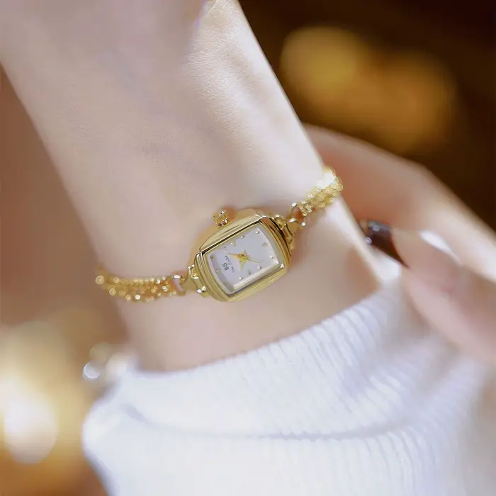 Montre-bracelet de luxe légère pour femme