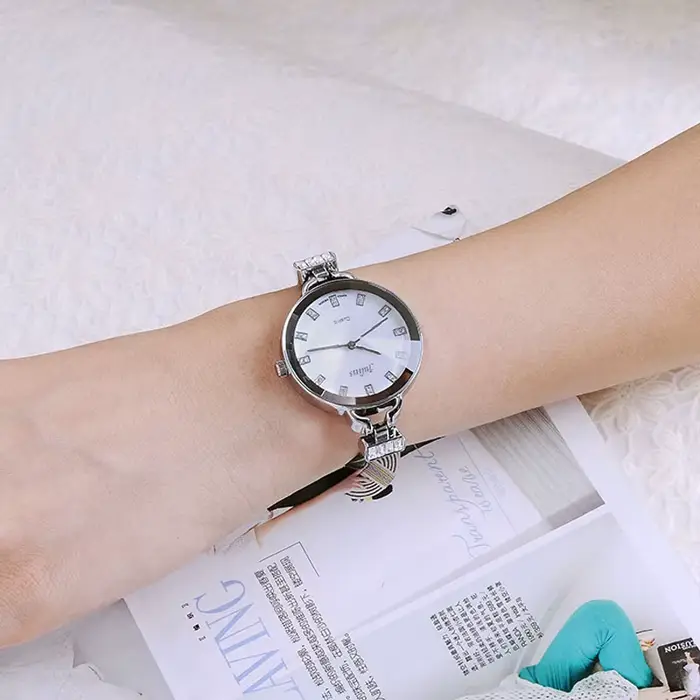 Montre à quartz en nacre pour femme
