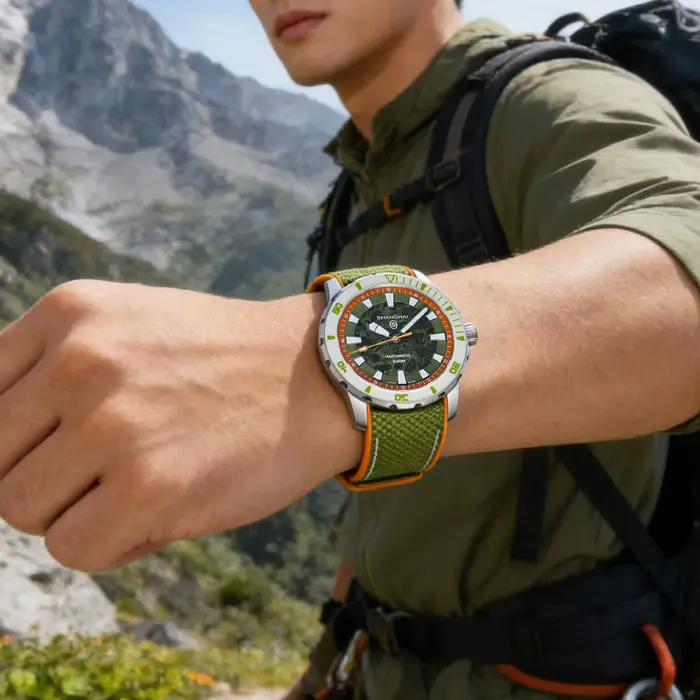 Montre de plongée lumineuse pour hommes