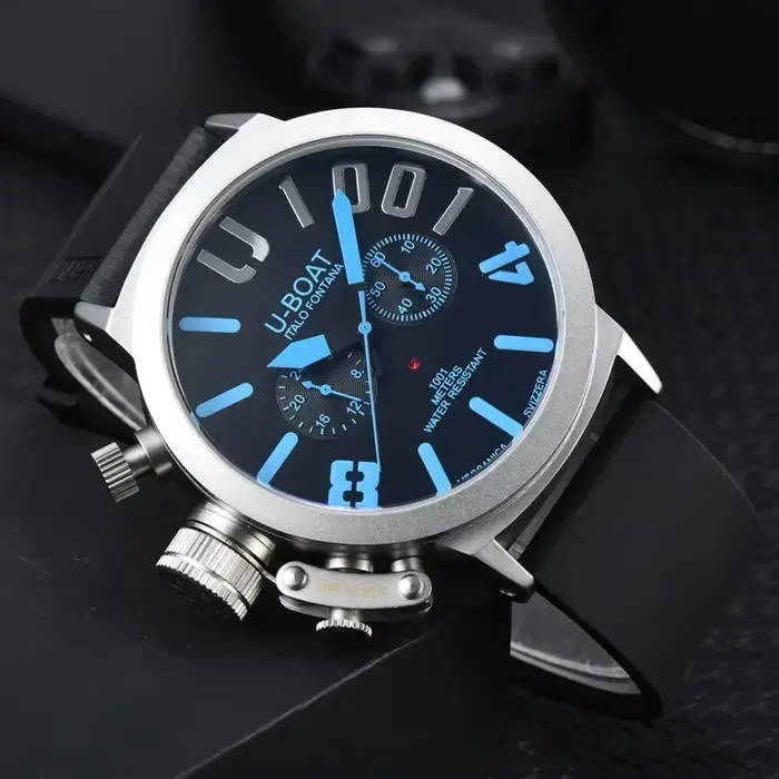 Montre U-BOAT chronographe multifonction homme robuste et élégante pour le sport et les occasions formelles