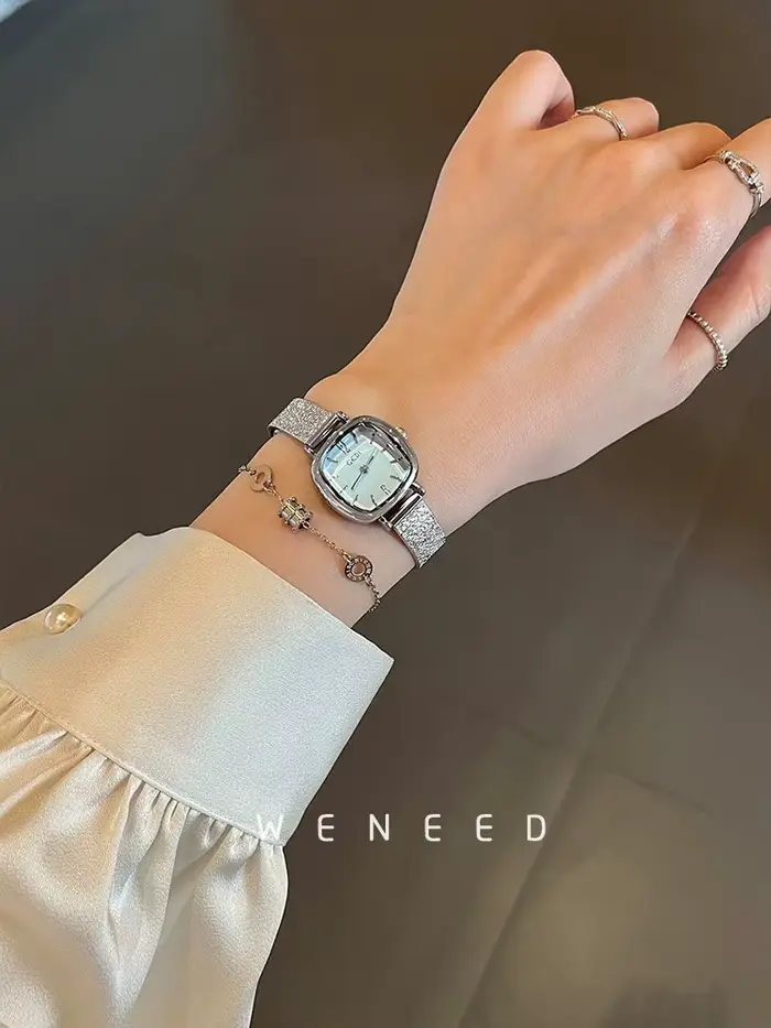 Montre carrée 2026 pour femme