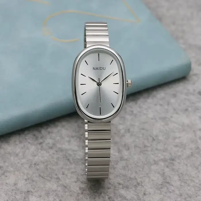 Montre à quartz simple pour femme