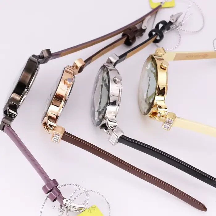 Montre à quartz en nacre pour femme