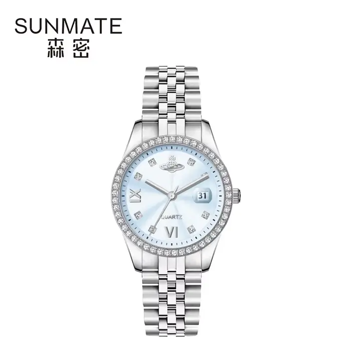 Montre pour femme cloutée de diamants