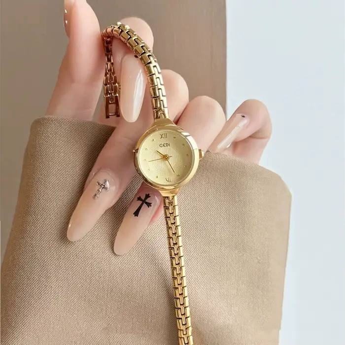 GEDI mode rétro luxe dames montre avec petit cadran rond Bracelet femmes montres et horloges à assortir des tenues 2025 nouveauté