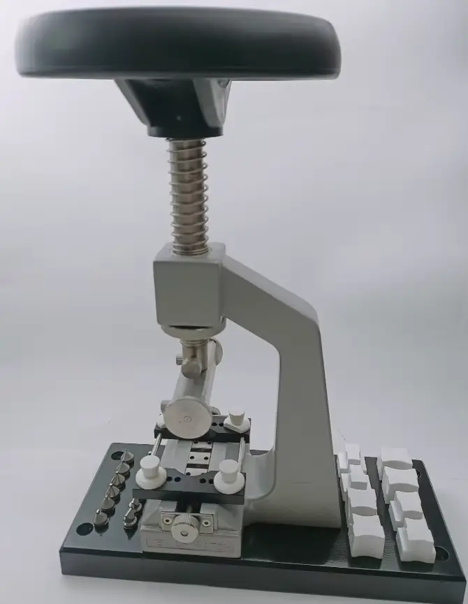 Outil de réparation de montre avec volant pour ouvrir et tourner le couvercle arrière pour le démontage et l'assemblage occasionnel pour hommes et femmes