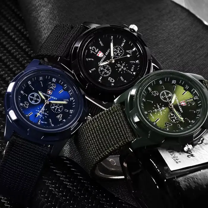 Montre de sport homme en acier inoxydable avec bracelet nylon robuste et élégant pour entraînements et occasions spéciales