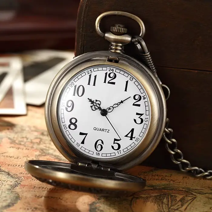 Montre de poche vintage en bois avec chaîne et pendentif Steampunk pour homme et femme occasions spéciales cadeau anniversaire fête des pères Noël