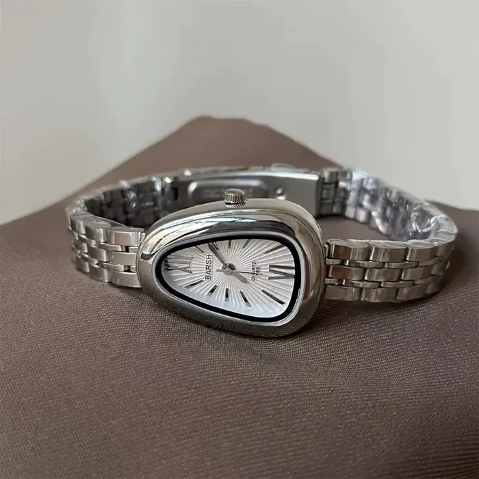 Marque serpent tête cadran femmes montre de luxe dames montres à Quartz en forme de gouttelette chiffre romain bracelet
