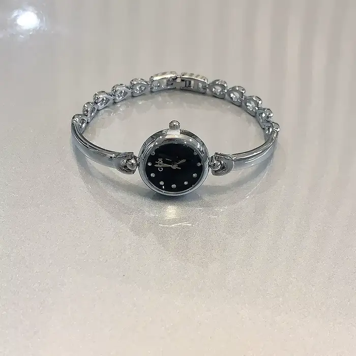 NOUVEAU Bracelet-montre minimaliste pour femmes