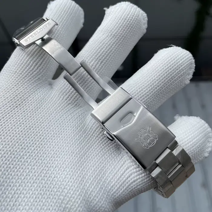 Montre STEELDIVE SD1944 en acier inoxydable avec lunette en céramique pour plongeurs, résistante à l'eau jusqu'à 20 bars, idéale pour les amateurs de sports nautiques et les explorateurs de l'océan