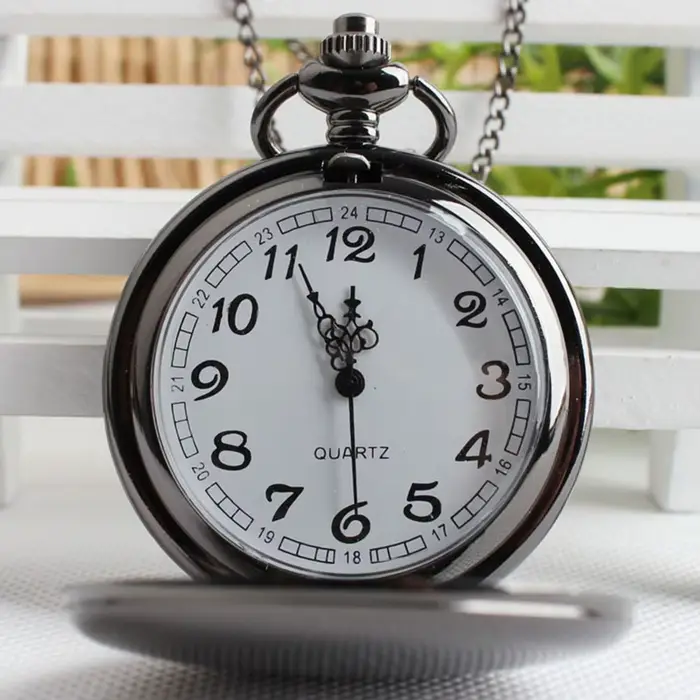 Montre de poche classique BlueLans vintage en silver avec cadran en alliage et fonction rotative pour homme occasions spéciales élégance subtile cadeau parfait