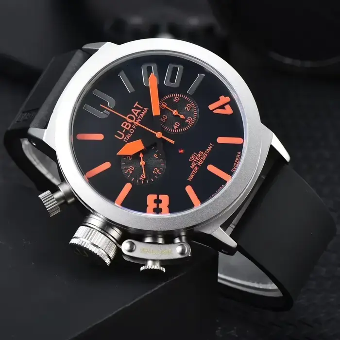 Montre U-BOAT chronographe multifonction homme robuste et élégante pour le sport et les occasions formelles