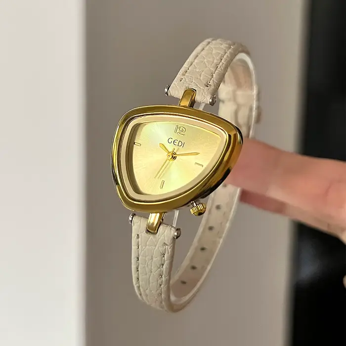 2026New dames montre polyvalent irrégulière Triangle cadran conception Simple étanche haute beauté femmes mode Quartz horloge montres