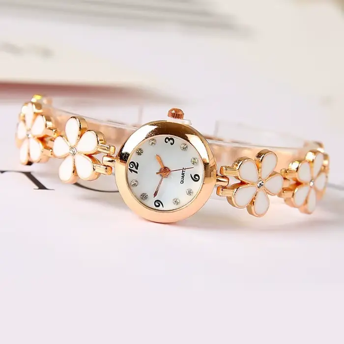 Gracieuse montre à quartz pour femme : design floral noir et rose élégant – Idée cadeau parfaite pou