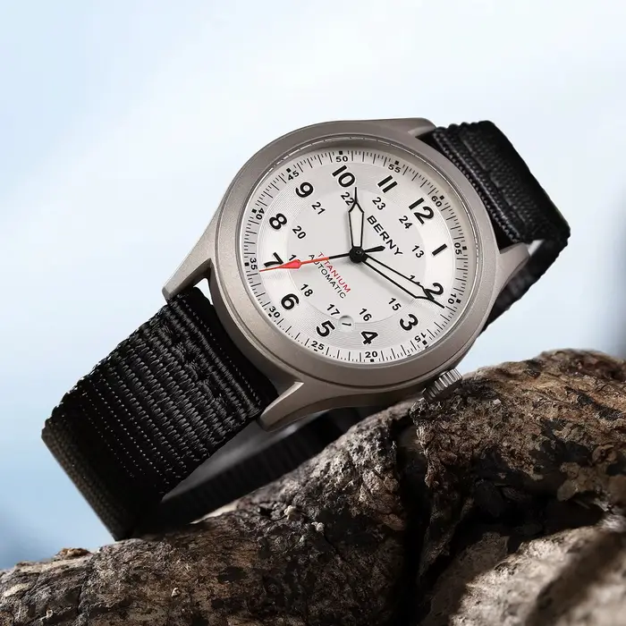 Montres automatiques en titane BERNY résistantes à l'eau pour hommes avec cristal de saphir et mouvement Miyota 8215 pour randonnées et occasions spéciales