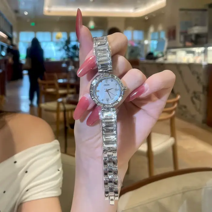 Montre de luxe ronde et légère pour femmes