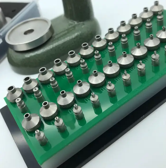 Outil multifonctionnel de réparation de montre avec vis micrométrique pour horlogers et amateurs de montres démontage et assemblage occasions professionnelles et personnelles