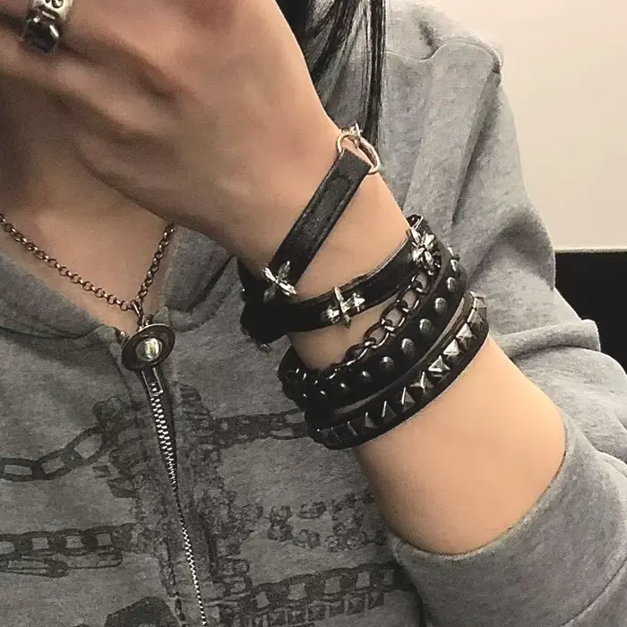 Bracelet Punk Y2k superposé en cuir