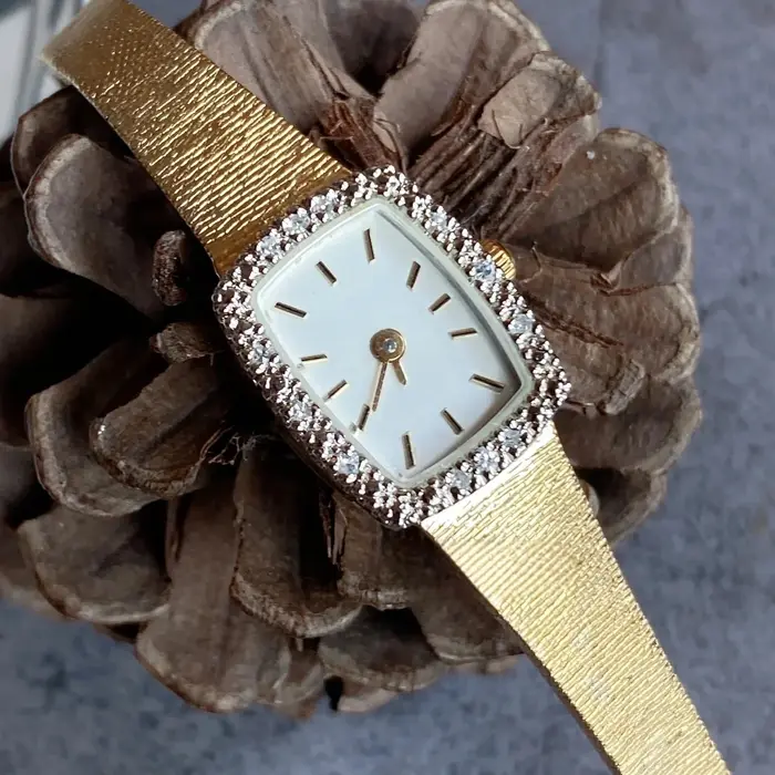 Montre pour femme, diamant médiéval