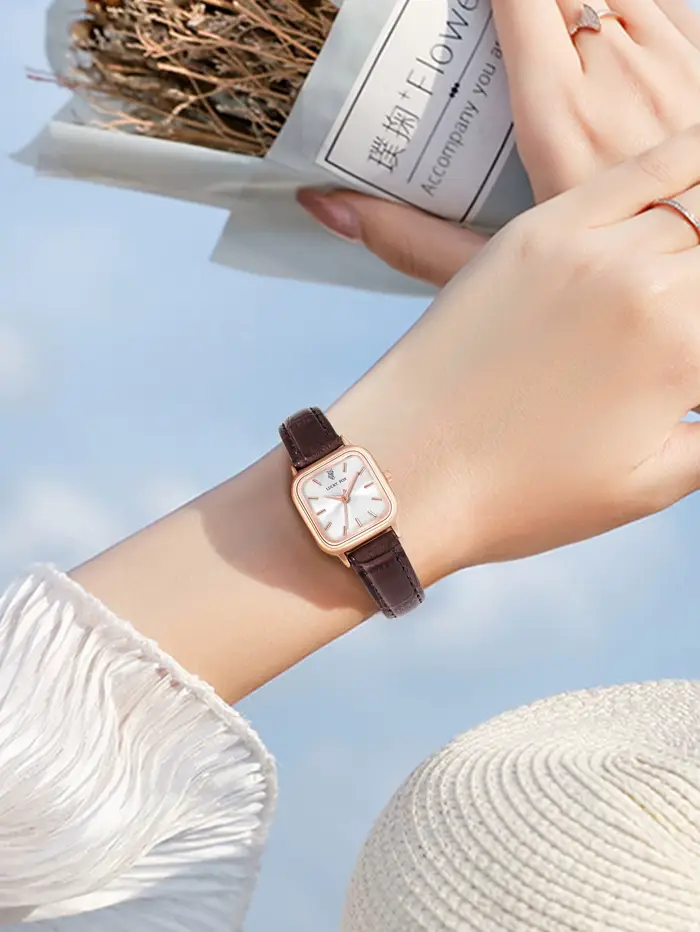 Montre simple pour femme avec petit mouvement à quartz carré ; petite