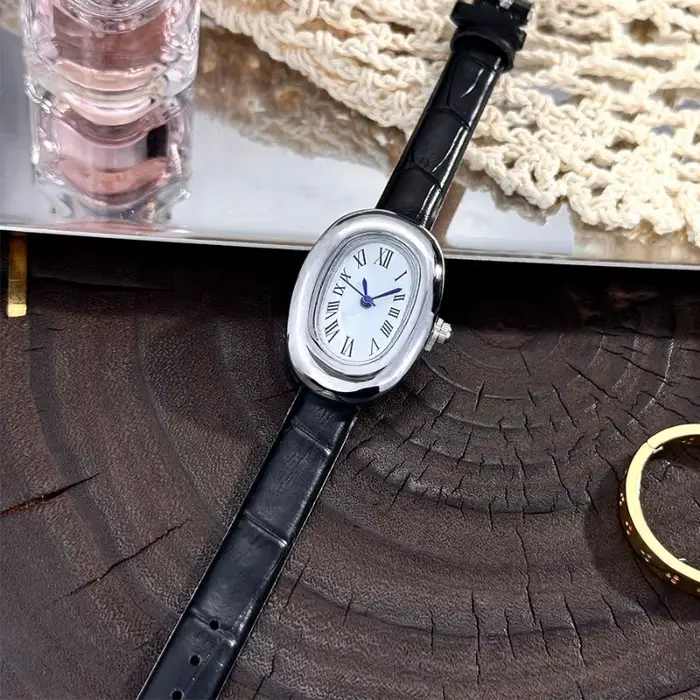 Montre à bracelet ovale