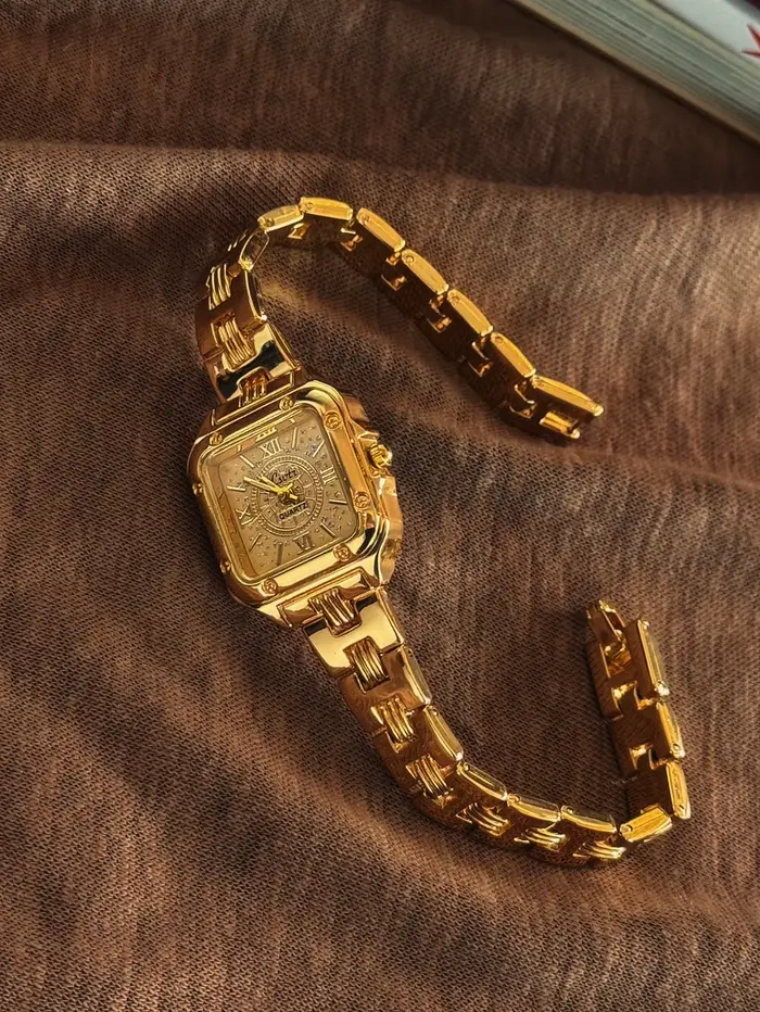 1 Nouvelle montre pour femme à cadran carré doré