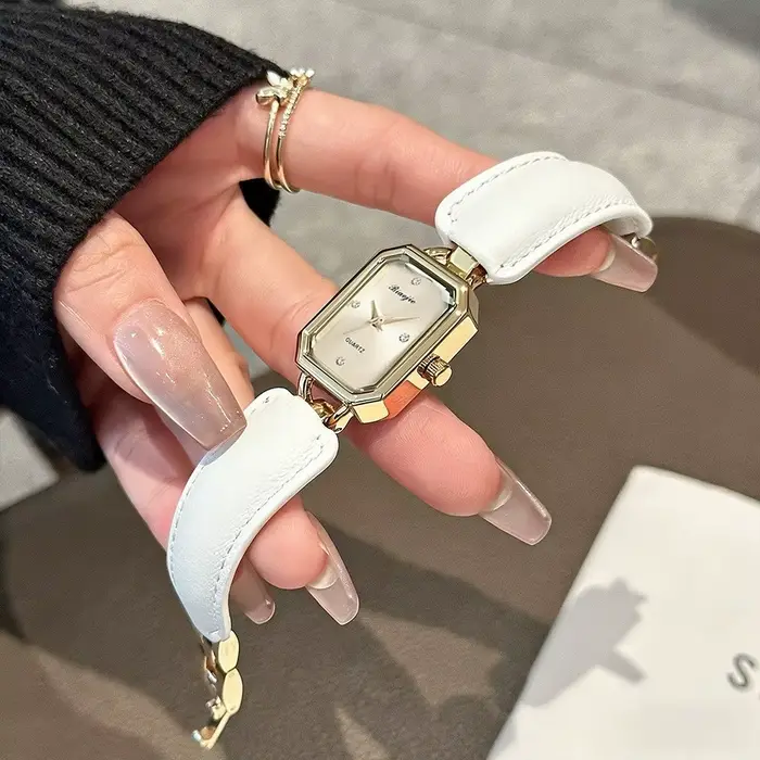 Montres à bracelet en cuir tendance pour femmes
