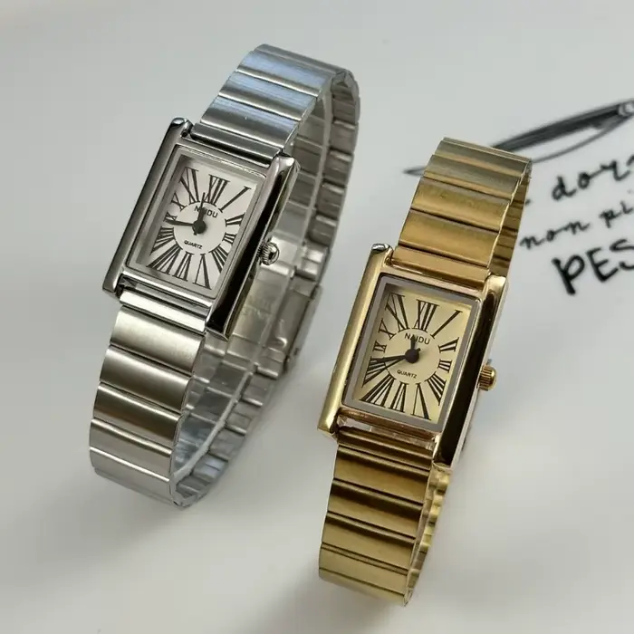 Montres à quartz carrées pour femmes de marque supérieure