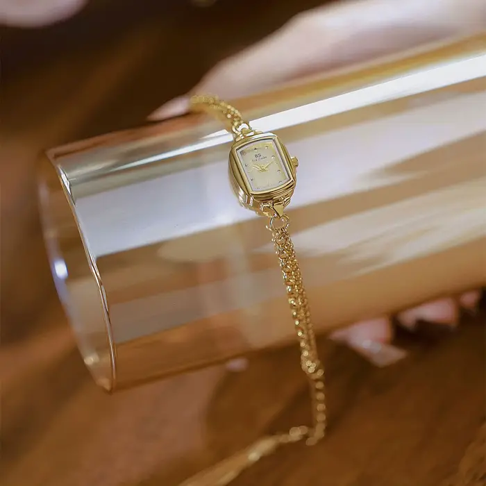 Montre-bracelet de luxe légère pour femme
