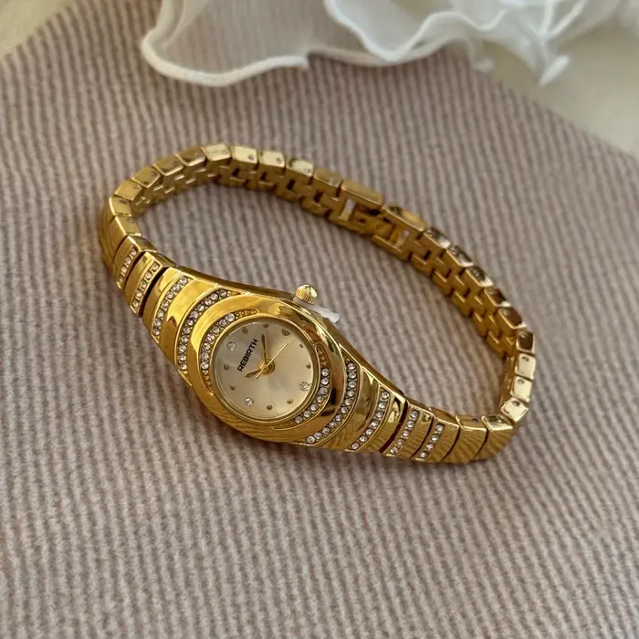 Montre-bracelet pour femme en or