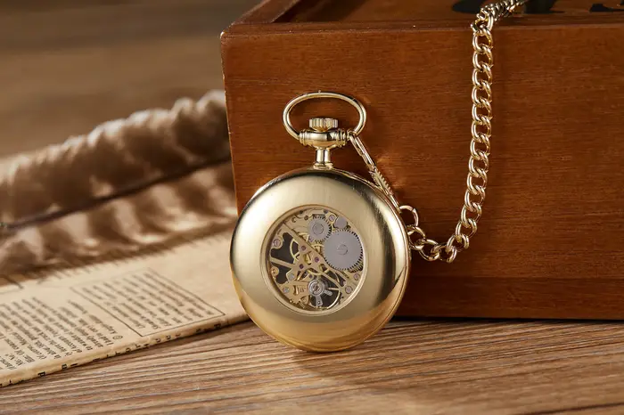 Montre de poche classique pour homme avec chaîne automatique et design minimaliste pour occasions spéciales et tous les jours