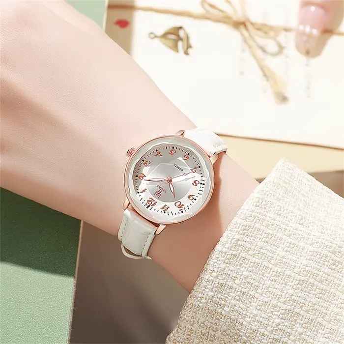 Montre Femme Mode 2024 Simple Numérique