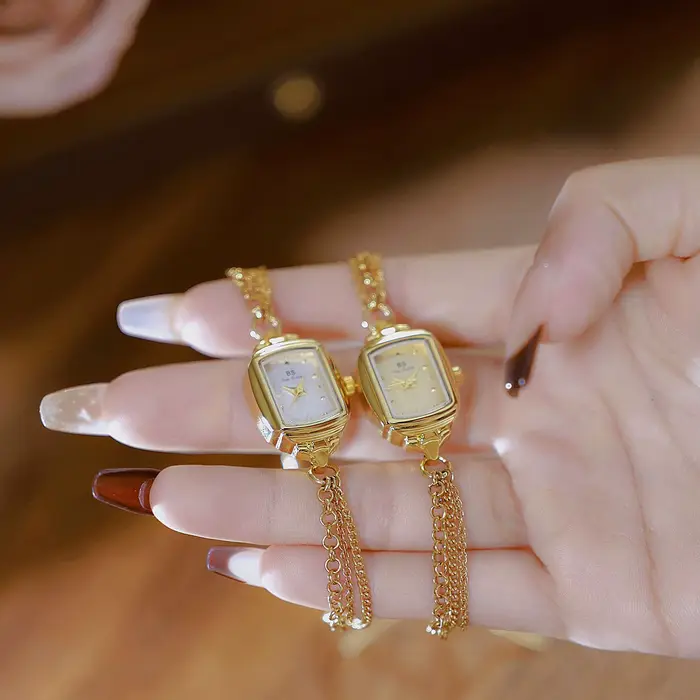 Montre-bracelet de luxe légère pour femme