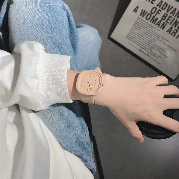 Montres de sport en cuir pour femmes