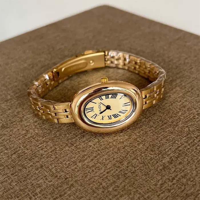 Offre spéciale montre de mode pour les femmes mi-ancien Style cadran ovale petite