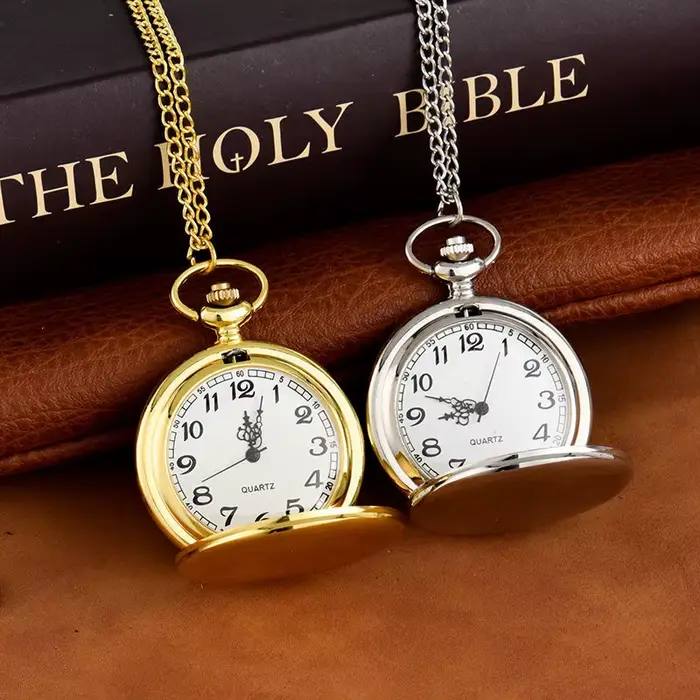 Montre de poche classique vintage à quartz avec chaîne