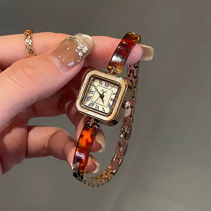 Montres de luxe Vintage pour femmes, avec chiffres romains et cadran carré, montre à Quartz pour dam