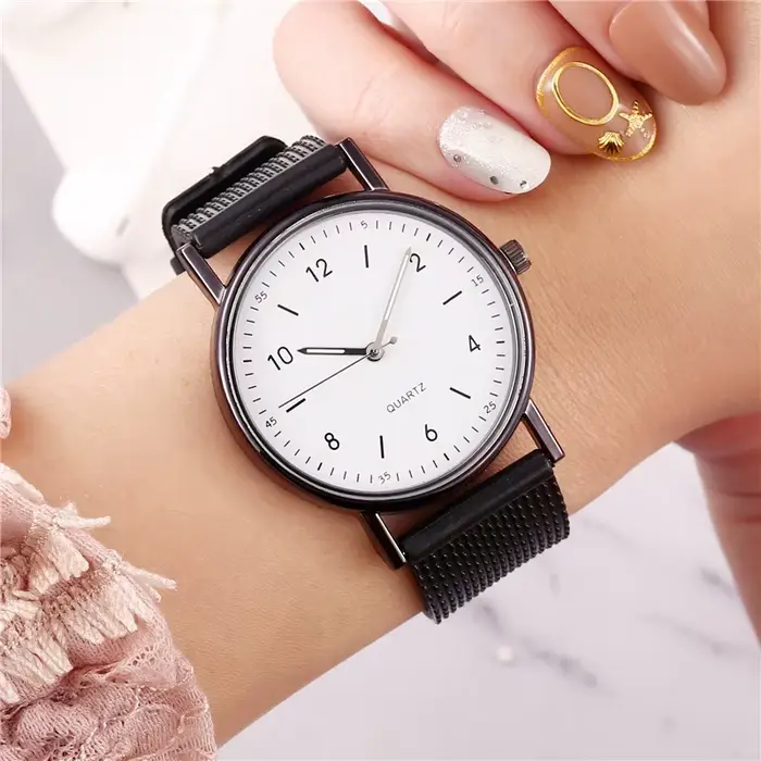 Montres-bracelets argentées pour femmes