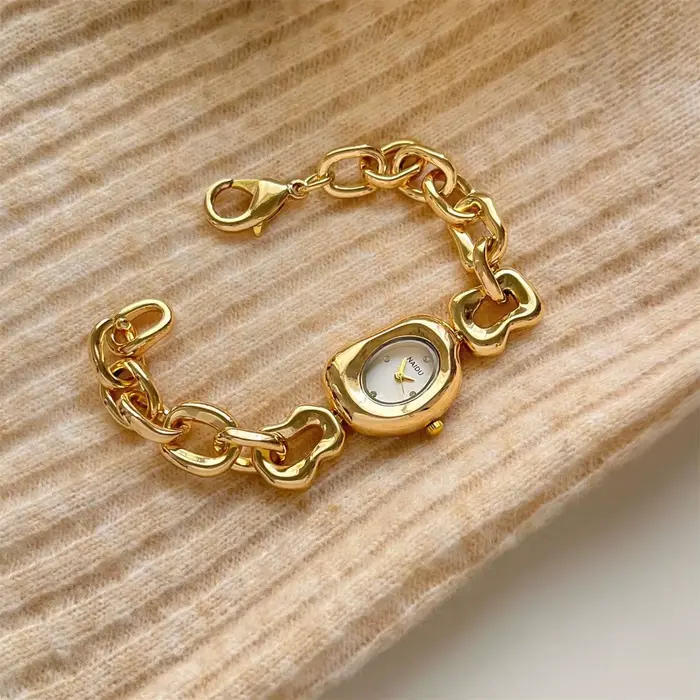 Nouvelles dames personnalisées montres Vintage pour femme fille étudiant mignon bijoux Bracelet Cool femmes
