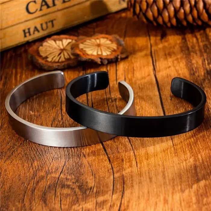 Bracelet Manchette en Acier Inoxydable Brillant pour Hommes Style Mode Accessoire Bijouterie Occasions Spéciales