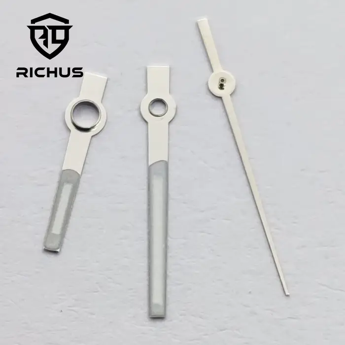 RICHUS RONDA 515 aiguilles de montre argent