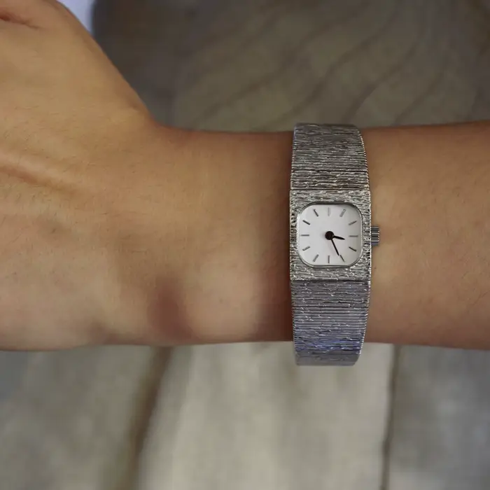 Montre élégante tout-en-un pour femmes bracelet en or acier inoxydable rétro cadran carré quartz minimaliste de luxe occasions professionnelles soirées spéciales